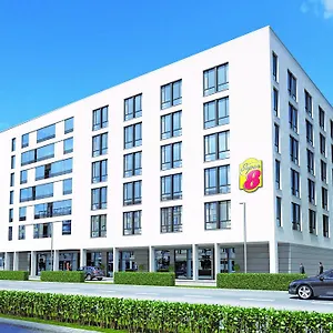 Hotel Super 8 By Wyndham West ***
